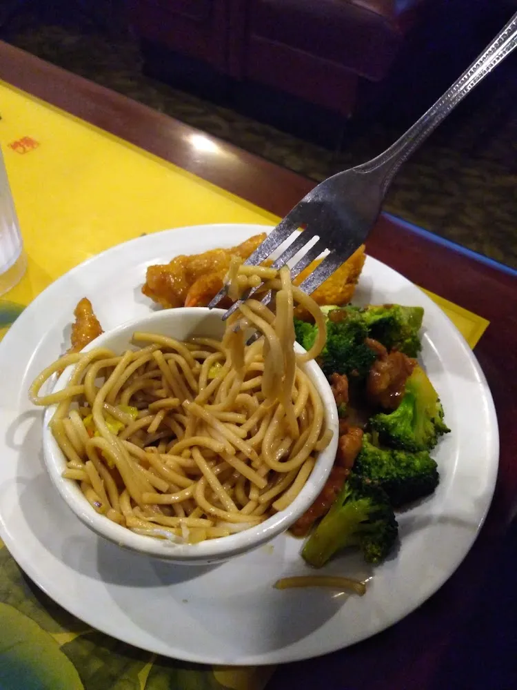 Noodles and Beef Broccoli